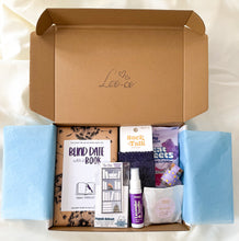 Load image into Gallery viewer, Blind Date with a Book GIFT BOX (a book + 4 mystery goodies)
