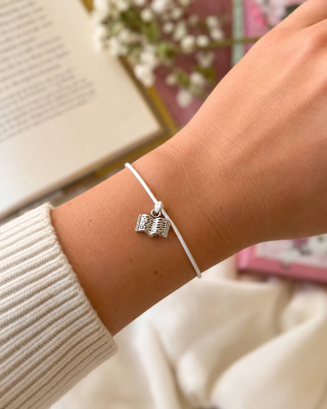 ‘Readers Live A Thousand Lives’ Wish Bracelet