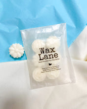Load image into Gallery viewer, Wax Melts - Velvet Rose &amp; Oud

